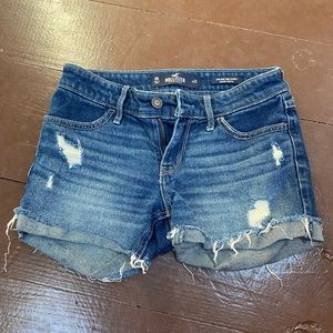 Holister Low Rise Midi Jean shorts